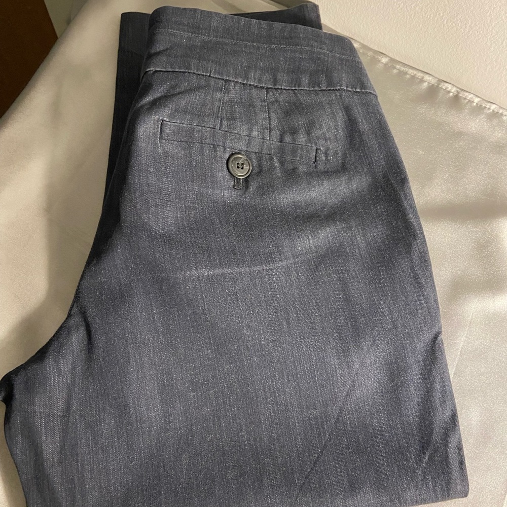 Ann Taylor Loft capris - size 2P